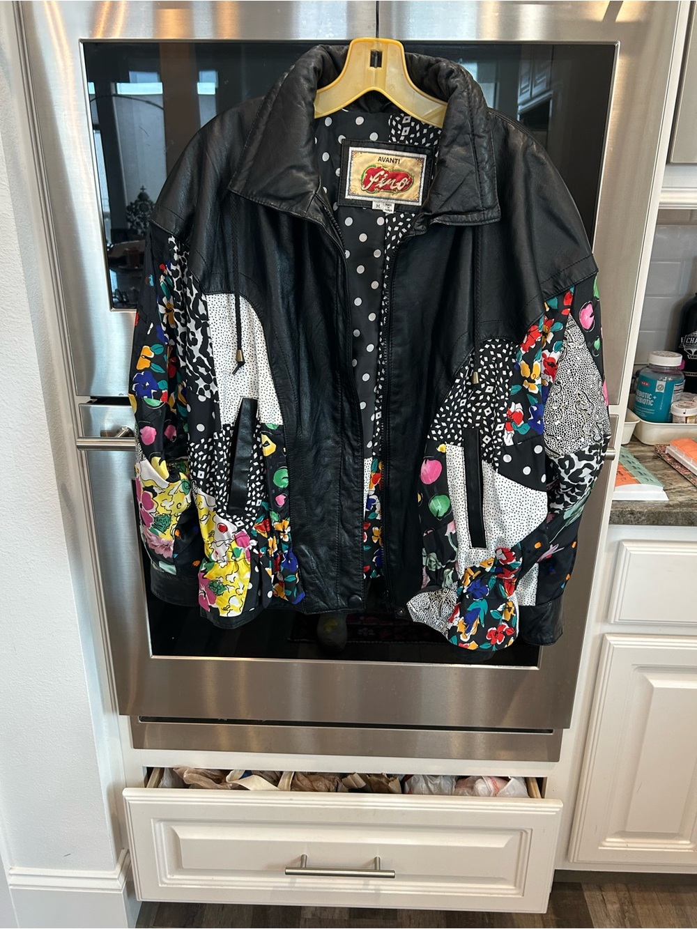 Vintage 90s Avanti Y2K Leather Bomber Jacket with Patch Accents size M GUC